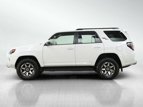 Used 2024 Toyota 4Runner TRD Off-Road AWD/4WD image 2