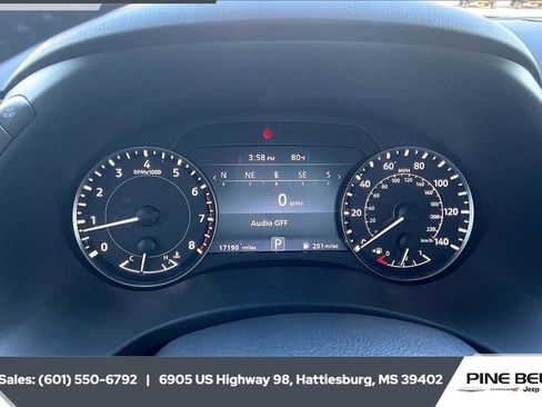 Used 2024 Nissan Armada SL w/ Captain's Chairs Package image 14