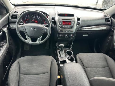 Used 2014 Kia Sorento LX image 10