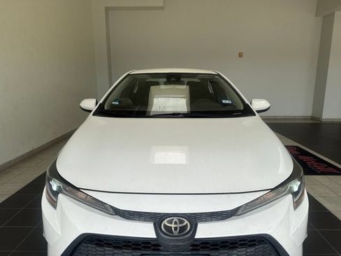 Used 2020 Toyota Corolla LE FWD image 4