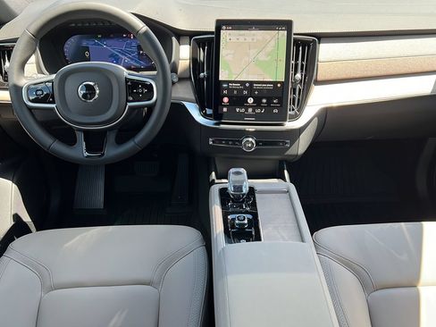 New 2026 Volvo XC90 B6 Plus w/ Protection Package Premier AWD/4WD image 13