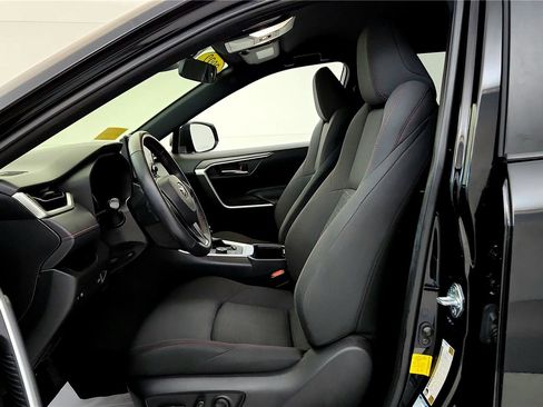 Certified 2022 Toyota RAV4 SE image 37