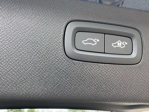 New 2026 Volvo XC90 B6 Plus w/ Protection Package Premier AWD/4WD image 27