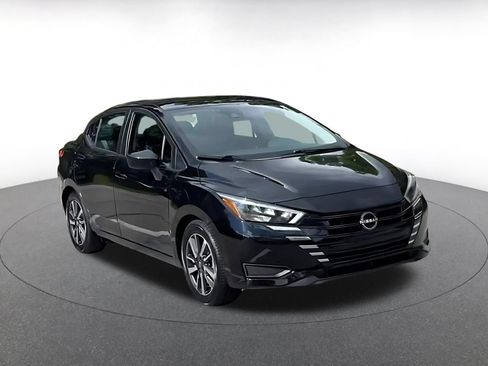Used 2025 Nissan Versa SV FWD image 3