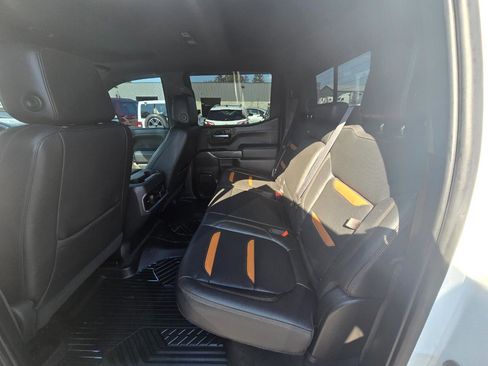 Used 2022 GMC Sierra 1500 AT4 w/ AT4 Premium Package image 15