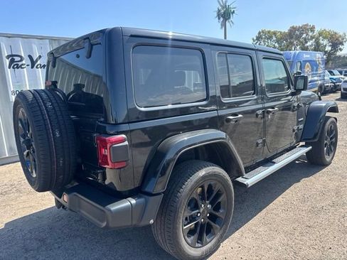 Used 2023 Jeep Wrangler Unlimited Sahara w/ Cold Weather Group AWD/4WD image 5