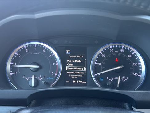 Used 2019 Toyota Highlander XLE AWD/4WD image 28