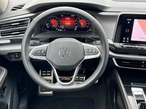 New 2025 Volkswagen Atlas Peak Edition SE image 12