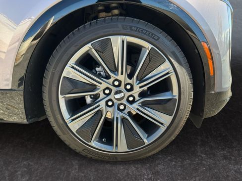 Used 2024 Cadillac Lyriq Sport AWD/4WD image 9