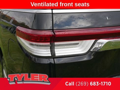 Used 2022 Lincoln Navigator Reserve AWD/4WD image 13