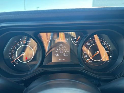 Used 2024 Jeep Gladiator Sport image 16