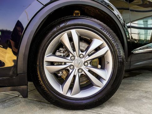 Used 2023 Acura MDX SH-AWD image 3