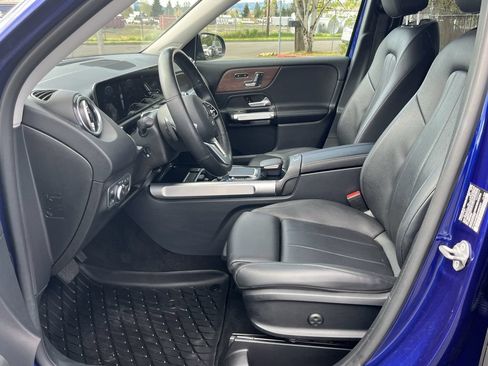 Used 2022 Mercedes-Benz GLB 250 4MATIC w/ Premium Package Lite image 12
