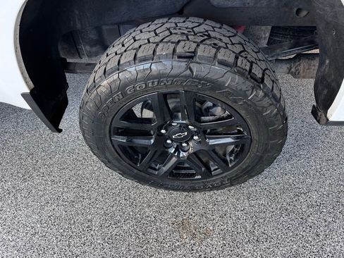 Used 2023 Chevrolet Silverado 1500 LT Trail Boss w/ Protection Package image 11