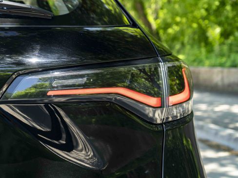 Certified 2025 Honda HR-V LX image 13