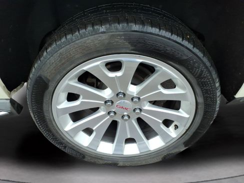 Used 2015 GMC Yukon XL SLT w/ Open Road Package image 12