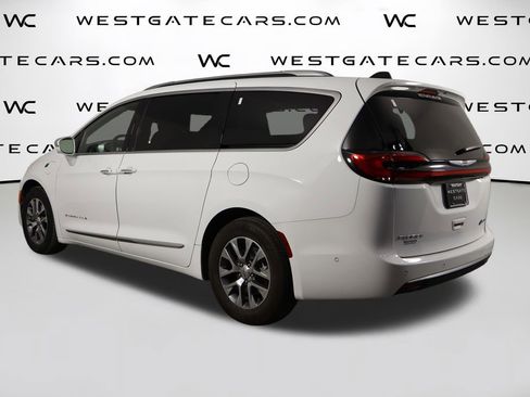 Used 2024 Chrysler Pacifica Pinnacle image 50