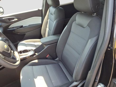 Used 2025 Chevrolet Trax LT FWD image 15