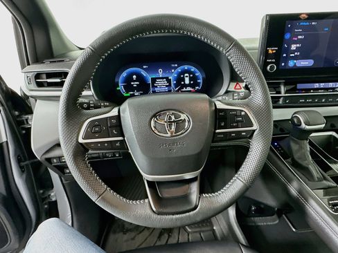 Certified 2025 Toyota Sienna XSE AWD/4WD image 11