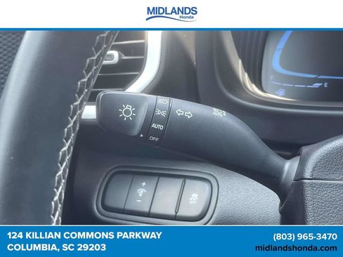 Used 2023 Hyundai Venue Limited FWD image 21
