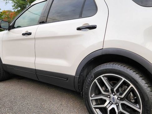 Used 2018 Ford Explorer Sport w/ Equipment Group 401A AWD/4WD image 11