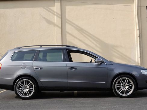 Used 2007 Volkswagen Passat 2.0T FWD image 23