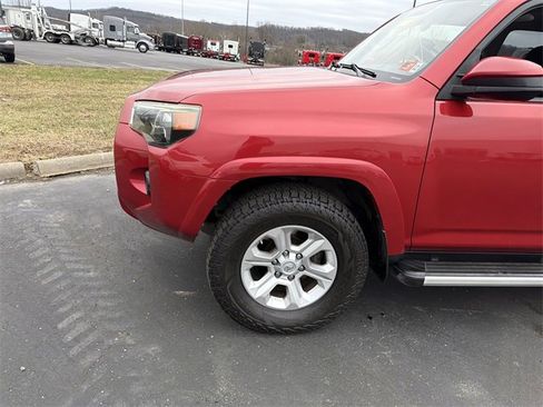 Used 2015 Toyota 4Runner Limited image 9