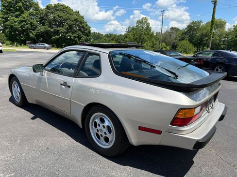 Used 1988 Porsche 944 Coupe RWD image 4