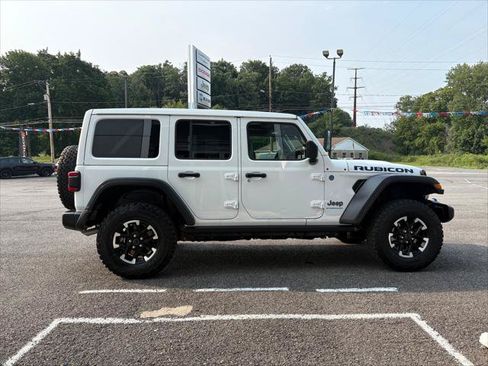 Certified 2025 Jeep Wrangler Unlimited Rubicon 4xe w/ Convenience Group AWD/4WD image 12