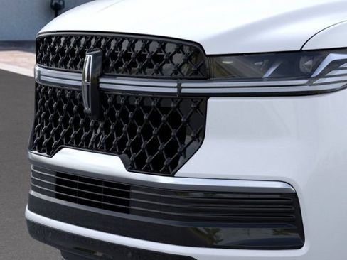 New 2026 Lincoln Navigator L Reserve w/ Jet Appearance Package AWD/4WD image 18