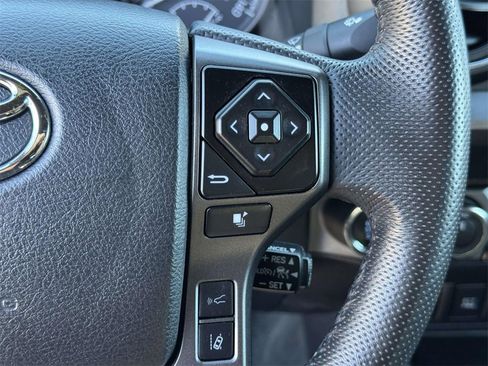 Used 2023 Toyota Tacoma TRD Off-Road image 12