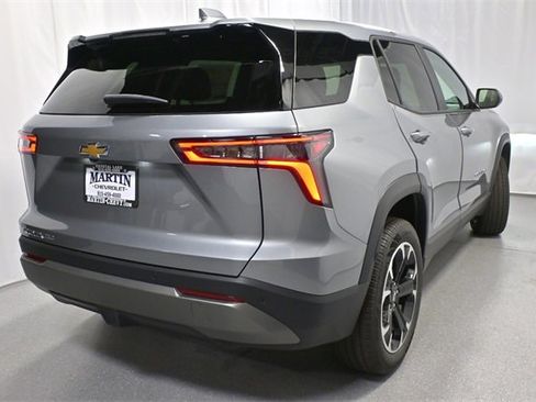 New 2026 Chevrolet Equinox LT w/ Convenience Package II image 3