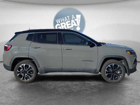 Used 2023 Jeep Compass Limited AWD/4WD image 2