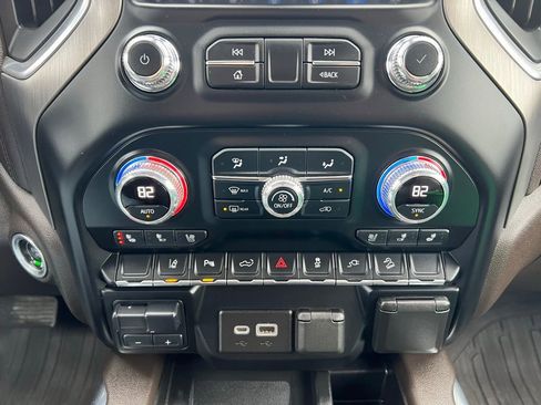 Used 2022 GMC Sierra 2500 Denali w/ Denali Ultimate Package image 30