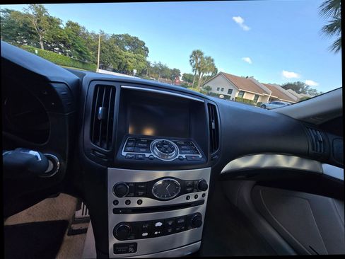 Used 2014 INFINITI Q60 Journey w/ Premium Package image 30