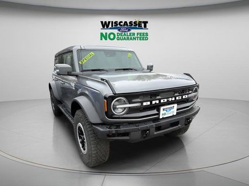 New 2024 Ford Bronco Outer Banks w/ Sasquatch Package AWD/4WD image 1