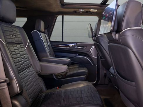Used 2022 Cadillac Escalade Sport Platinum w/ LPO, ONYX Package AWD/4WD image 84