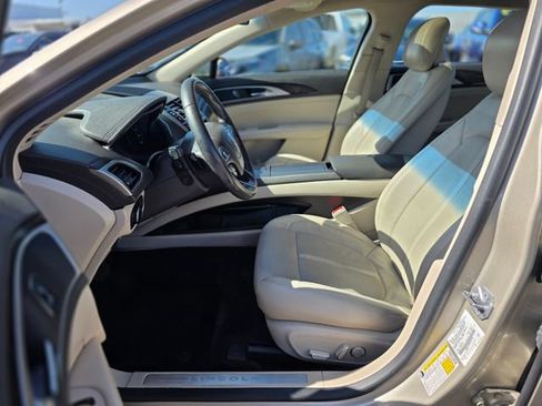 Used 2017 Lincoln MKZ Reserve image 11