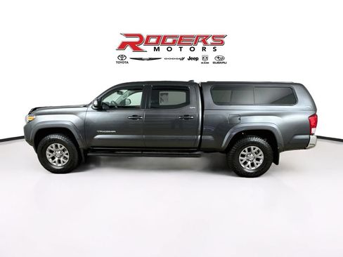 Used 2016 Toyota Tacoma SR5 w/ SR5 Appearance Package (SN) AWD/4WD image 9