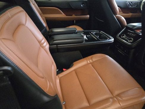 Used 2020 Lincoln Navigator L Reserve image 9