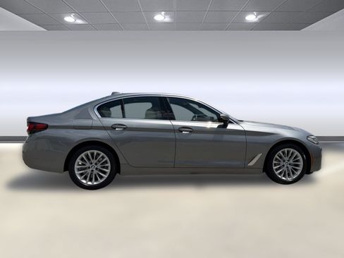Used 2023 BMW 530i w/ Convenience Package RWD image 8