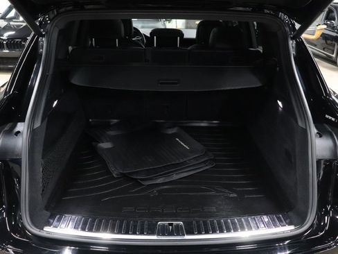 Used 2021 Porsche Cayenne image 5