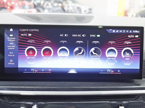 Used 2023 BMW X7 xDrive40i w/ M Sport Package image 24