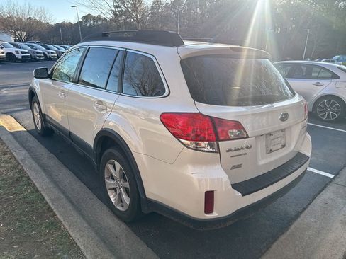 Used 2014 Subaru Outback 2.5i Limited image 14