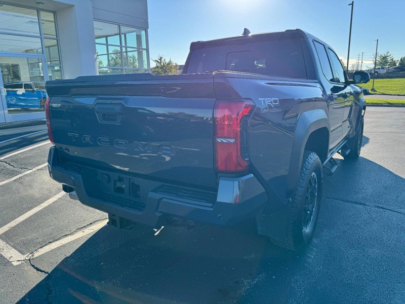 Used 2024 Toyota Tacoma TRD Off-Road w/ TRD Off Road Premium Package AWD/4WD image 3
