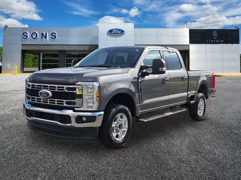 Certified 2025 Ford F250 XLT image 1