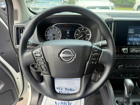 Used 2025 Nissan Frontier S RWD image 5