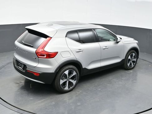 Used 2025 Volvo XC40 B5 Plus AWD/4WD image 36
