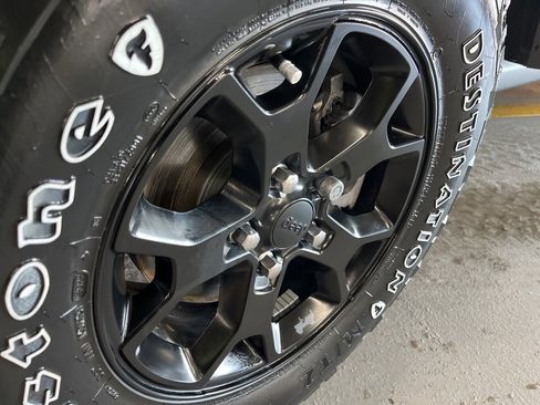 Used 2023 Jeep Wrangler Willys image 12