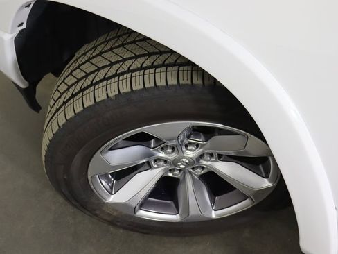 Used 2020 RAM 1500 Limited w/ Body Color Bumper Group AWD/4WD image 41